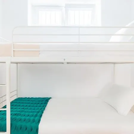 Oeiras Spacious And Coastal Flat Apartment